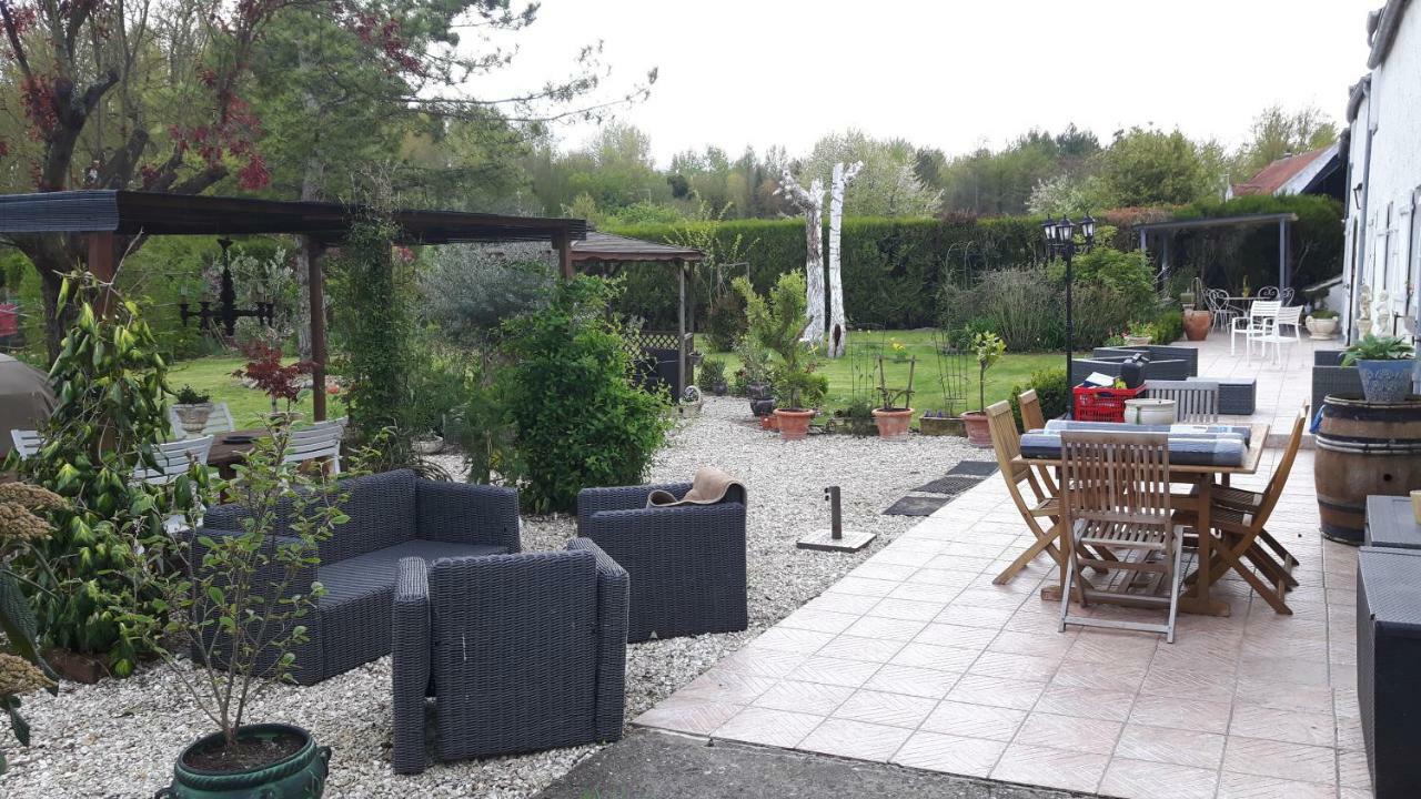 Bed and Breakfast La Longere Des Glycines Egligny Экстерьер фото