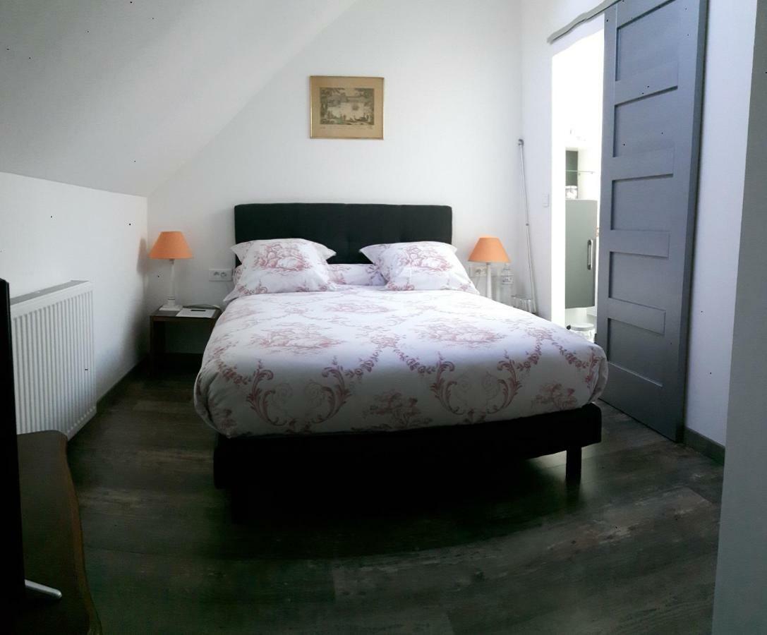 Bed and Breakfast La Longere Des Glycines Egligny Экстерьер фото